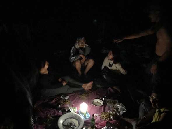 ជជែកគ្នាលេងពេលយប់